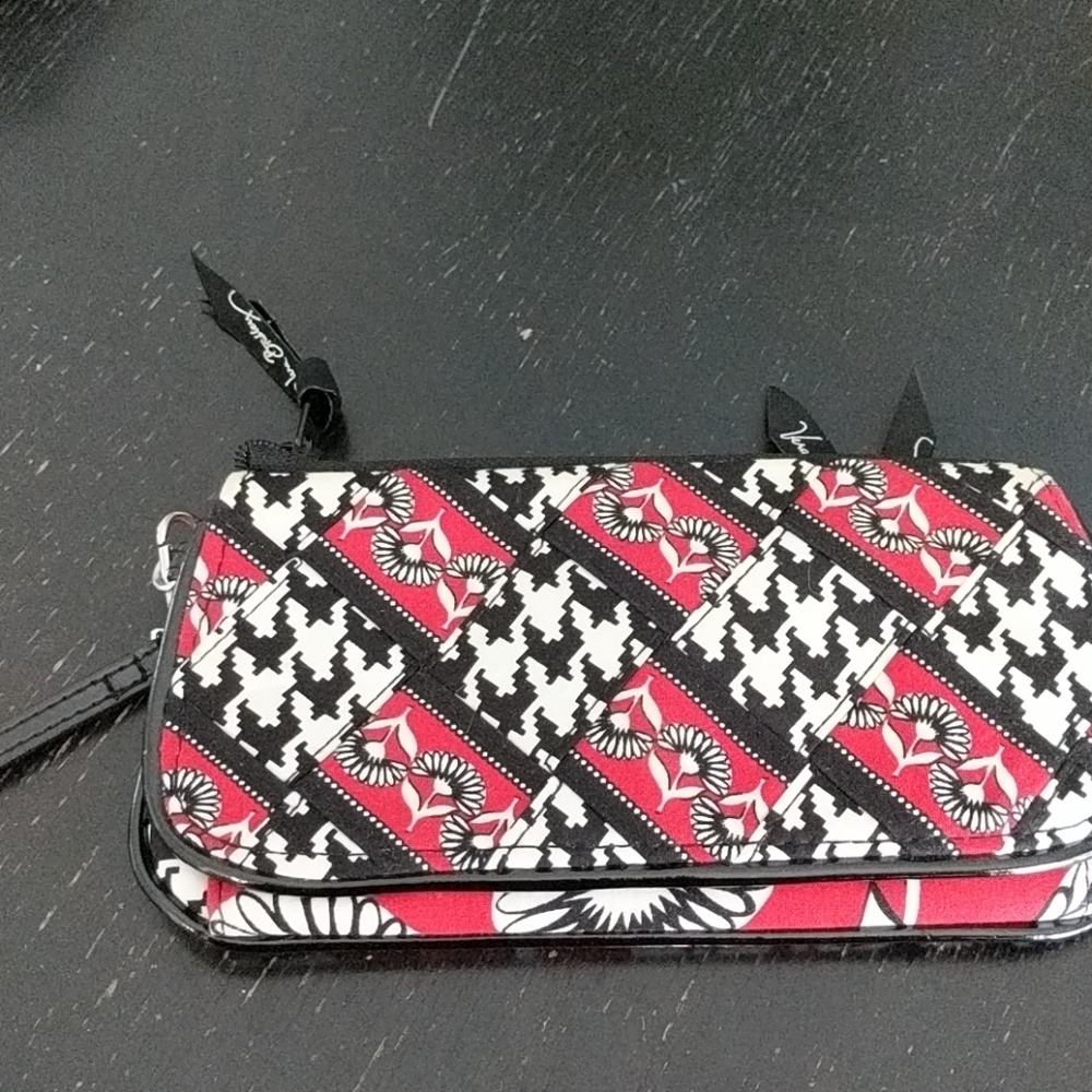 Vera bradley wristlet